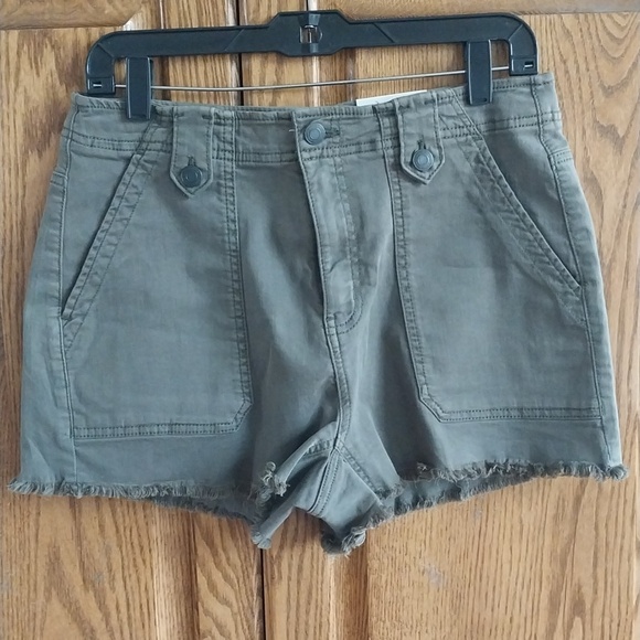 SO Pants - SO NWT High-Rise Utility Shorts Frayed Hem Size 13 Olive Green 2.5" Inseam